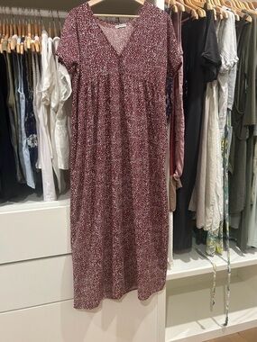 Women's lightweight summer sun dress Burgundy Ditsy Print V-Neck Maxi Dress